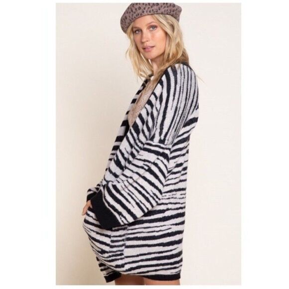 CARDIGAN Black & White Zebra Pattern - Picture 3 of 11